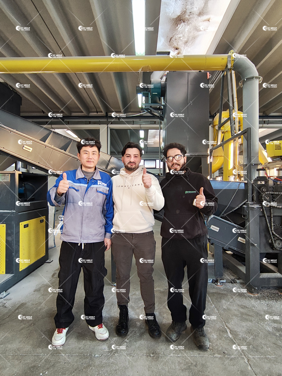 意大利光伏板回收处理设备案例图